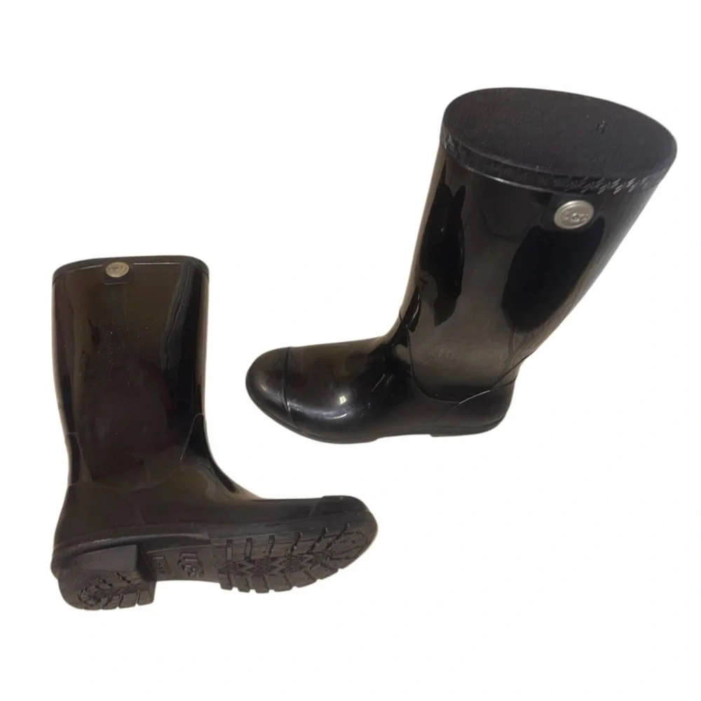 UGG black patent Shayne RAIN BOOTS women’s size 6
